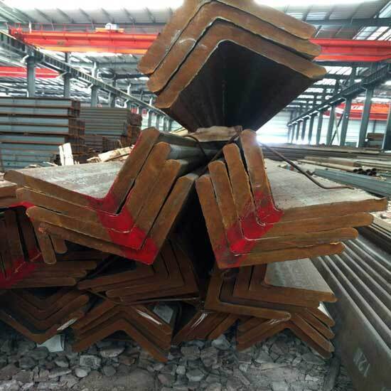 角鋼是兩側垂直成角形的長鋼 角鋼是兩側垂直成角形的長鋼