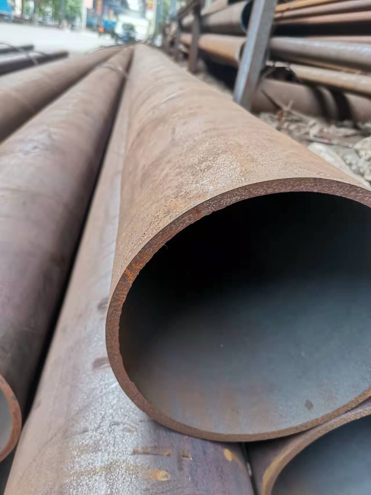 熱軋無縫管在自動軋管機(jī)組生產(chǎn) 熱軋無縫管在自動軋管機(jī)組生產(chǎn)