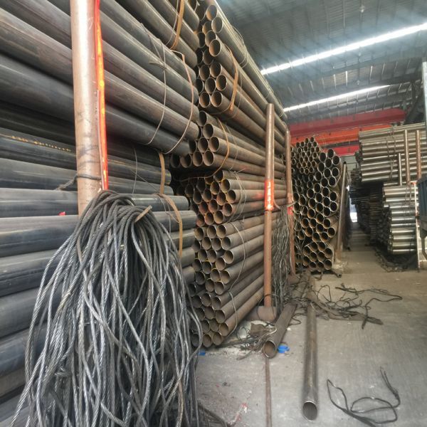 焊接鋼管斜軋穿孔過(guò)程中實(shí)心管坯是如何穿成空心毛管的? 焊接鋼管斜軋穿孔過(guò)程中實(shí)心管坯是如何穿成空心毛管的?